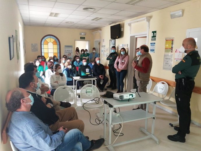 Formación a profesionales sanitarios en materia de agresiones.