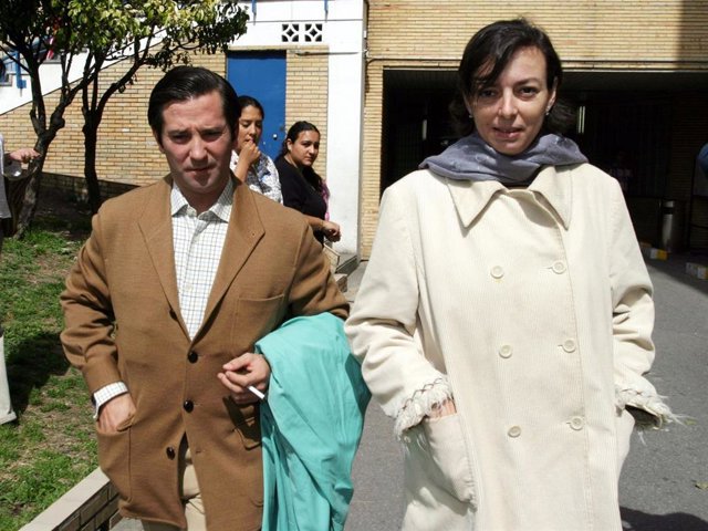 Archivo - Matilde Solís y su segundo marido, Borja Moreno Santamaría, en una imagen de archivo