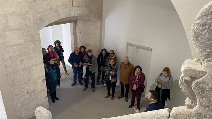 Primeros participantes en las visitas guiadas al Hospital Provincial de Almería