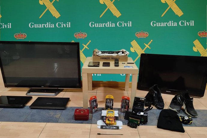 Efectos intervenidos a los detenidos por robos en Santoña