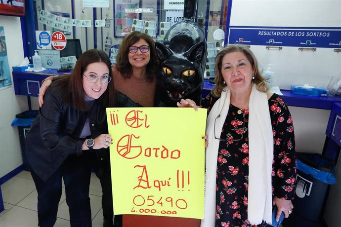 Celebración del premio 'Gordo' del Sorteo de Navidad en El Gato Negro de Murcia