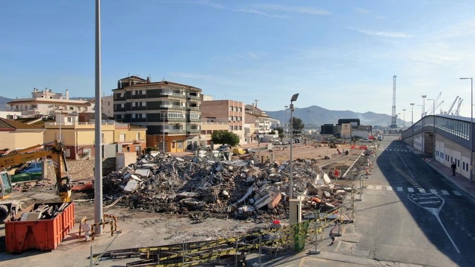 Demolición del antiguo edificio de la estiba