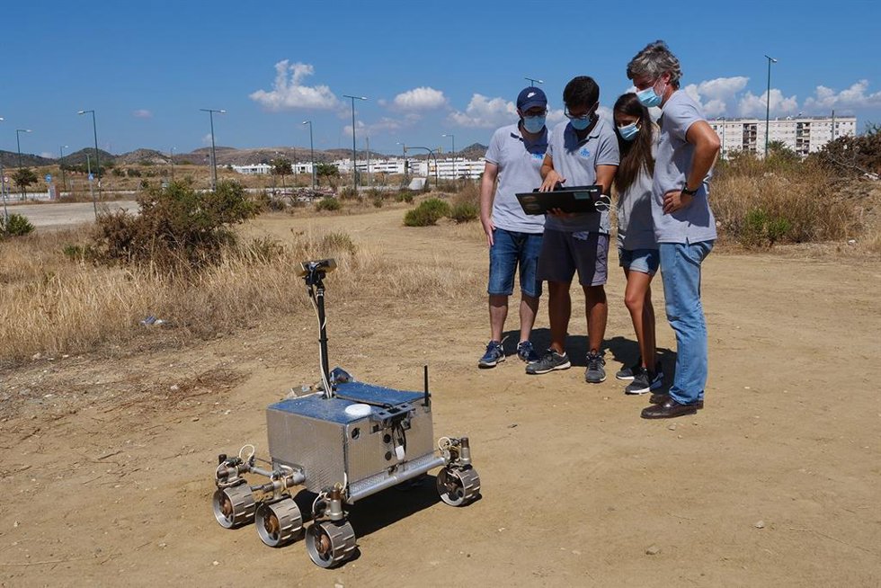 Archivo - Uno de los proyectos está relacionado con un rover (vehículo) para la exploración de la superficie lunar.