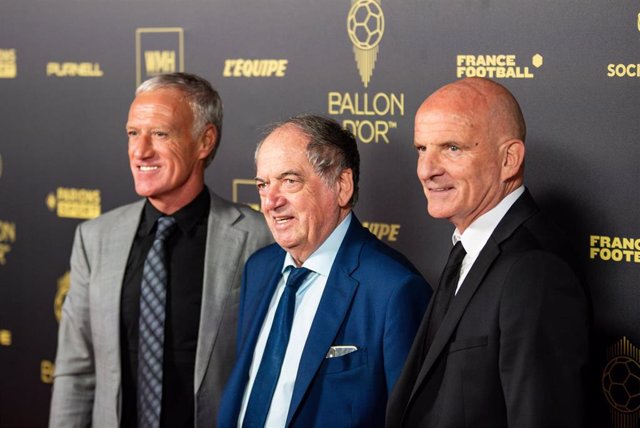 Archivo - El seleccionador de Francia, Didier Deschamps, y el presidente de la FFF, Noel Le Graet.