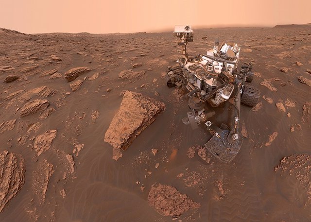 Selfie polvoriento del rover Curiosity