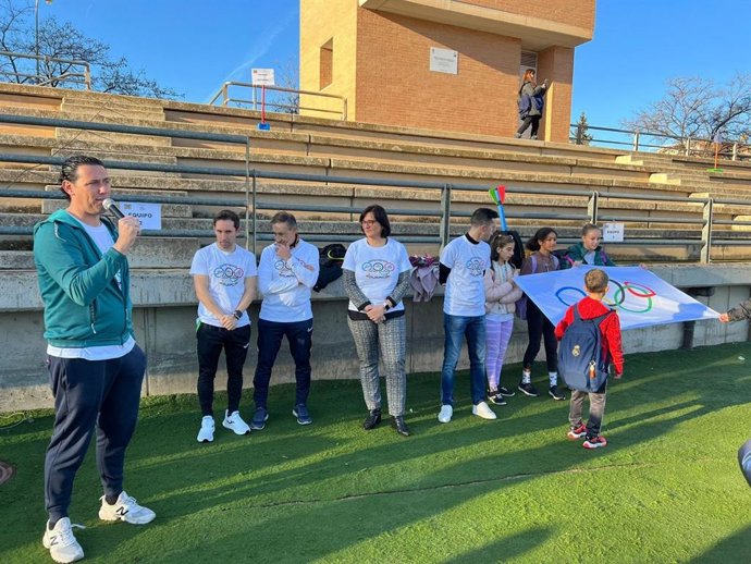 Alumnos de Primaria del barrio del Zaidín Vergeles celebran una Olimpiada Escolar