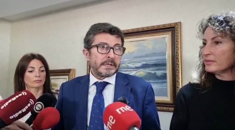 La presidenta de la APA, Rosario Soto, el presidente de Puertos del Estado, Álvaro Rodríguez Dapena, y la alcadesa de Almería, María del Mar Vázquez.