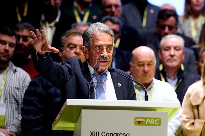 Archivo - El presidente de Cantabria, Miguel Ángel Revilla