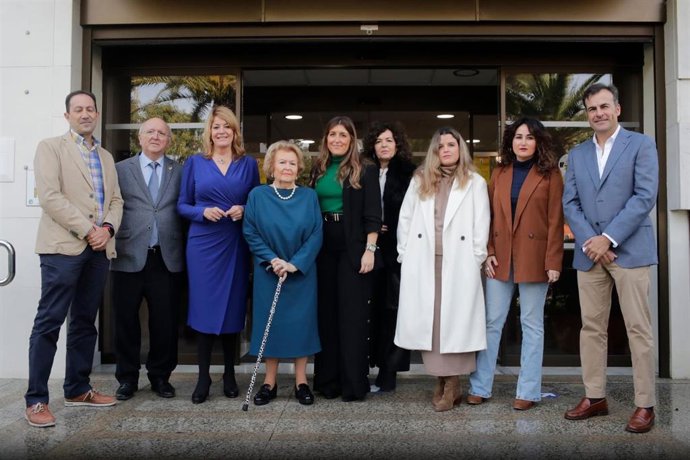 Jurado del VI Premio de Investigación Médica en el Ámbito Oncológico 'Fundación Ángel Muriel' .