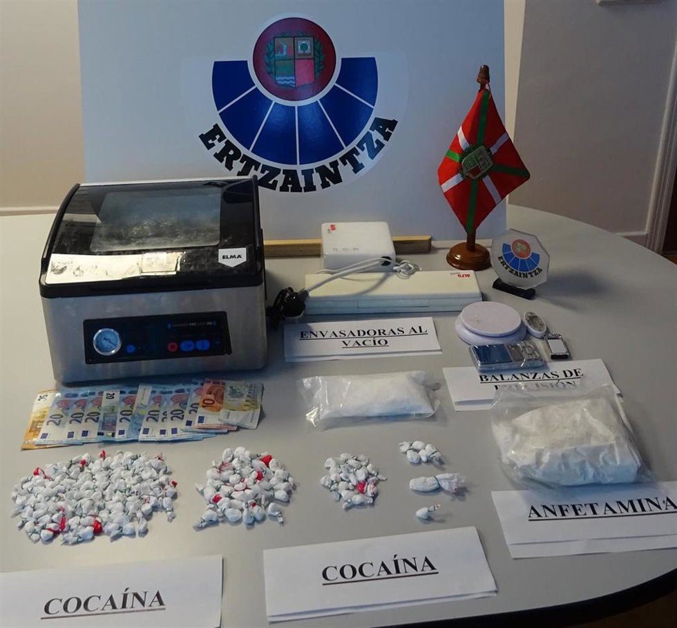 Material incautado en Barakaldo