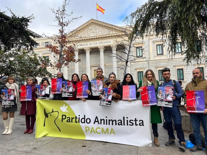 PACMA pide ante el Congreso la retirada de las enmiendas de PSOE y UP a la Ley de bienestar animal