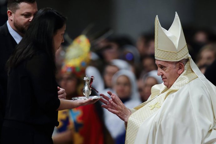 12 December 2022, Vatican, Vatican City: Pope Francis presides over the Holy Mass on the feasts of Our Lady of Guadalupe in the St. Peter's Basilica at the Vatican. Photo: Evandro Inetti/ZUMA Press Wire/dpa