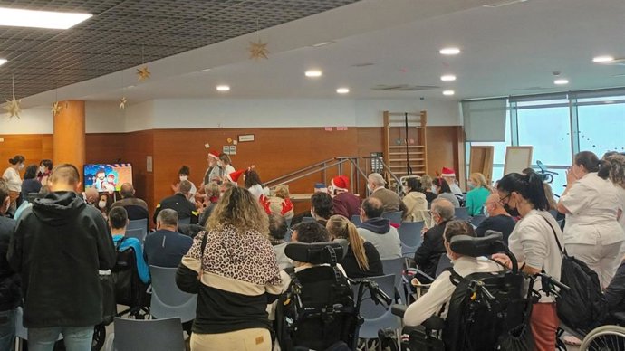 Actividades navideñas en Vithas Sevilla con pacientes neurológicos.