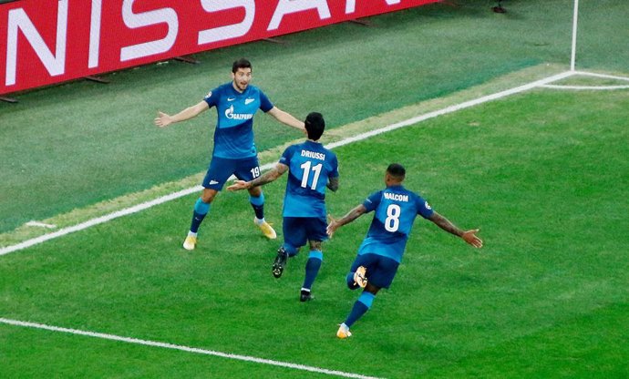 Archivo - Sebastian Driussi (11) of Zenit celebrates after his goal with Aleksey Sutormin and Malcom during the UEFA Champions League, Group F football match between FK Zenit and Borussia Dortmund on December 8, 2020 at Gazprom Arena in St Petersburg, R