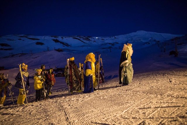 Archivo - Los Reyes Magos, en Sierra Nevada, en imagen de archivo