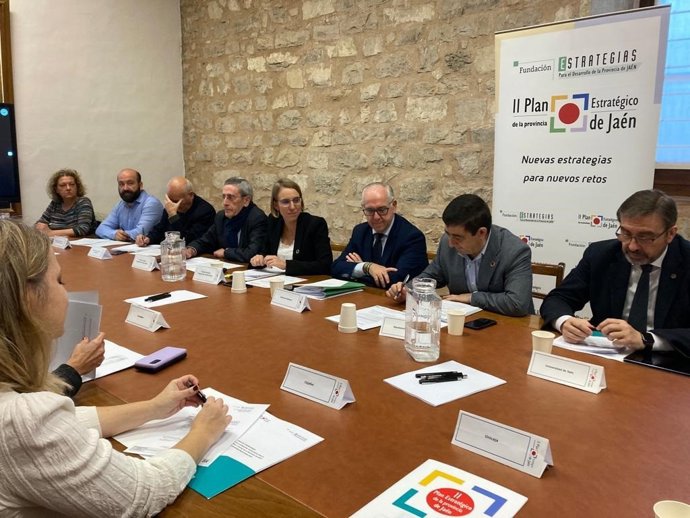 Reunión del patronato de la Fundación Estrategias.