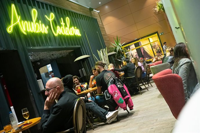 Centro Comercial Quadernillos.