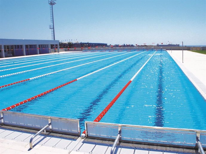 Archivo - Imatge d'una piscina de Fluidra