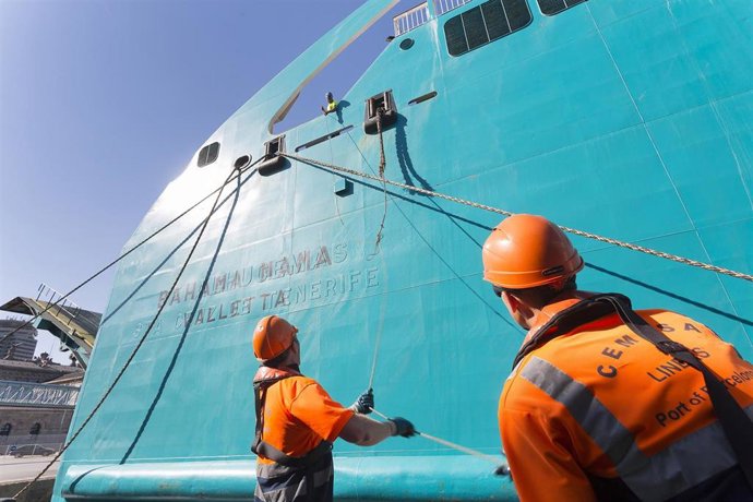 Operativa de un barco en el Puerto de Barcelona