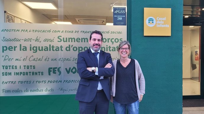 El director gerent de Tram, Xavier León, i la directora de Comunicació i Collaboracions Ciutadanes del Casal dels Infants, Raquel Ortega