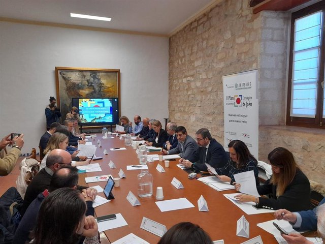 Reunión del patronato de la Fundación Estrategias.