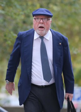 Archivo - El comisario jubilado José Manuel Villarejo a su llegada a la primera sesión de un juicio en la Audiencia Provincial de Madrid, a 8 de noviembre de 2022, en Madrid (España). 
