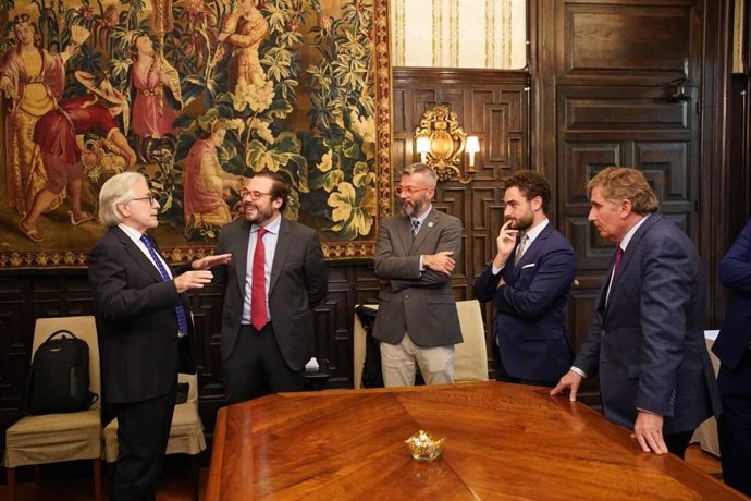 Moment de la trobada entre Foment del Treball i Google España