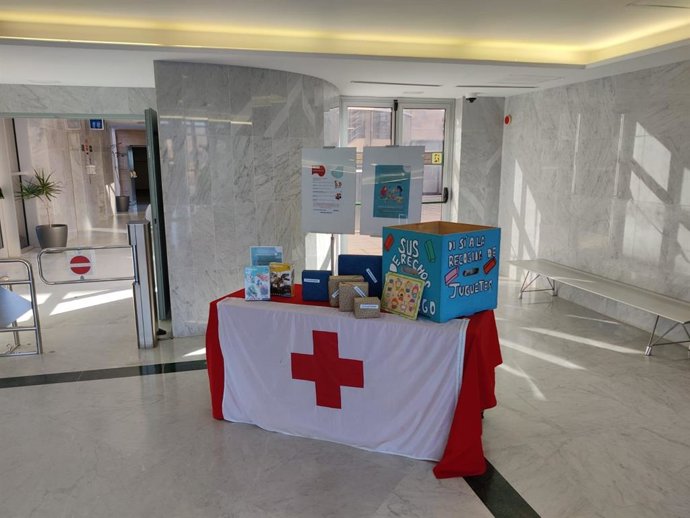 El Aeropuerto de Fuerteventura colabora con la Campaña de Navidad de recogida de juguetes y alimentos