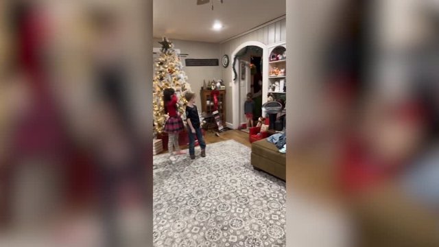 Estos niños se llevan un susto navideño a cuenta de El Grinch