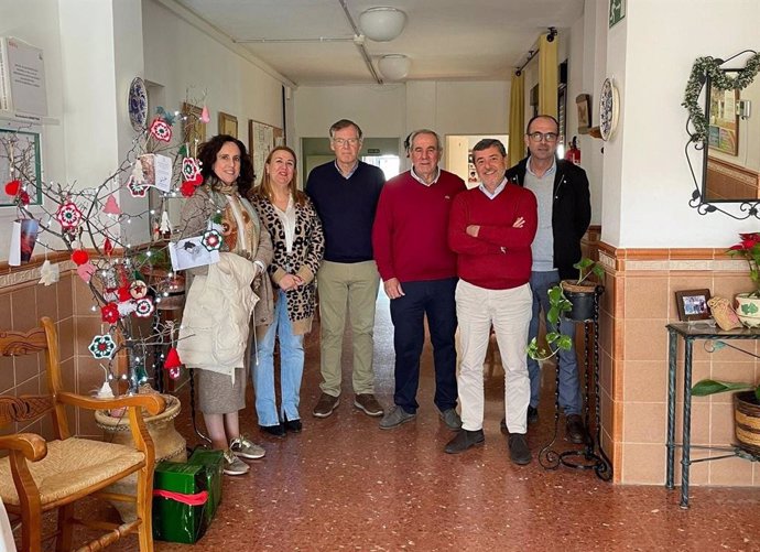 El delegado territorial de Inclusión Social, Alfonso Candón, en el centro de menores de Villamartín (Cádiz)