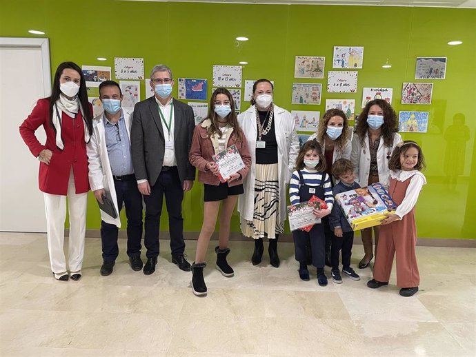 Concurso de tarjetas navideñas en el Hospital Universitario de Jaén