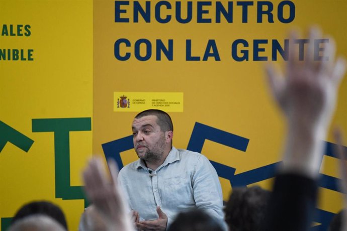 Archivo - El director general de los Derechos de los Animales, Sergio García Torres, interviene en un acto del Ministerio de Derechos Sociales y Agenda 2030 para rendir cuentas de su trabajo durante el último año, en el Círculo de Bellas Artes, a 8 de a