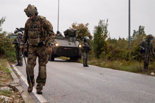 Efectivos de la fuerza de la OTAN en Kosovo
