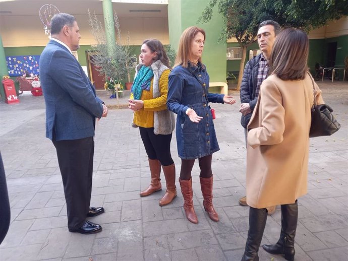 Junta y Ayuntamiento de Almería visitan el CEIP Freinet