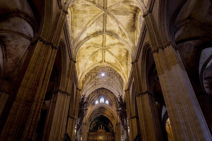 Archivo - Interior de la Catedral de Sevilla.