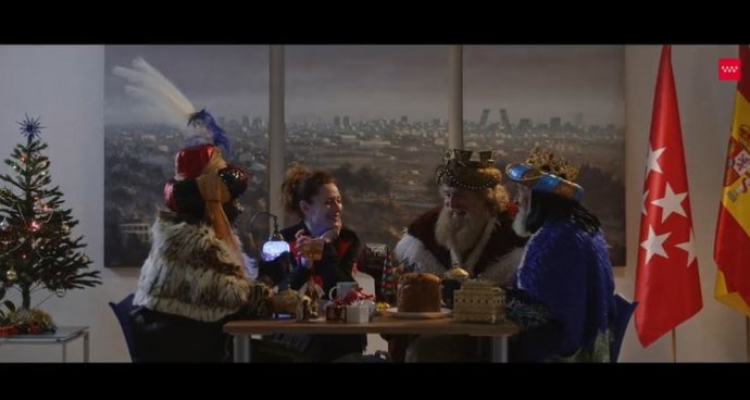 La Comunidad felicita la Navidad con un vídeo homenaje a todos los trabajadores de servicios públicos de guardia