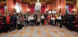 El Ayuntamiento de Granada celebra la navidad en los centros educativos con el concurso de belenes y coros