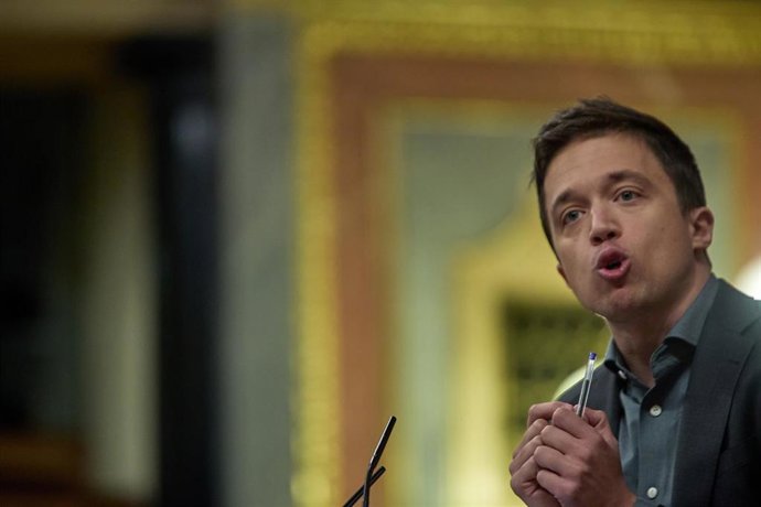 El líder de Más País, Íñigo Errejón, interviene durante una sesión plenaria, en el Congreso de los Diputados, a 15 de diciembre de 2022, en Madrid (España)