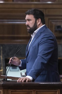 Archivo - El diputado de EH Bildu, Jon Iñarritu, interviene durante una sesión plenaria, en el Congreso de los Diputados, a 15 de septiembre de 2022, en Madrid (España).