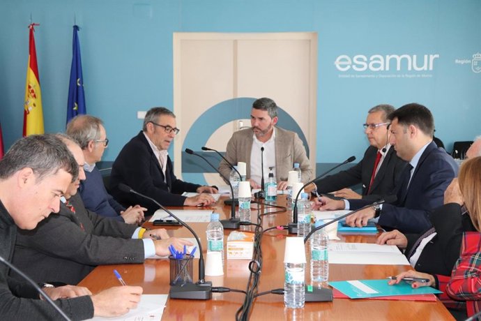 Imagen del Consejo de Administración de Esamur celebrado recientemente y presidido por el consejero Antonio Luengo