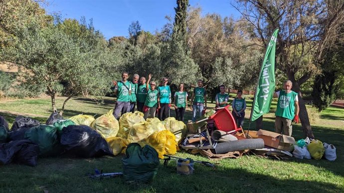 Actividad de recogida de residuos en una imagen de archivo