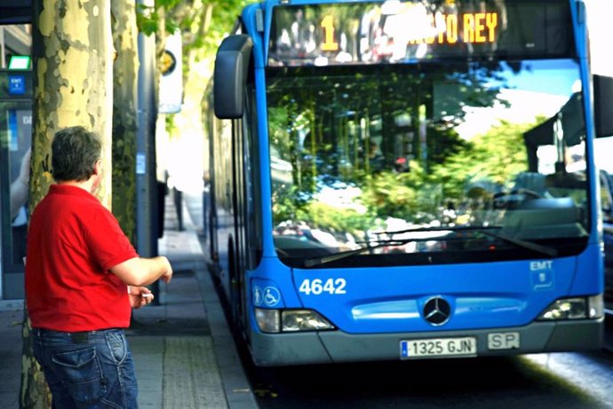 Archivo - Recursos de autobuses en Madrid, autobús, bus 