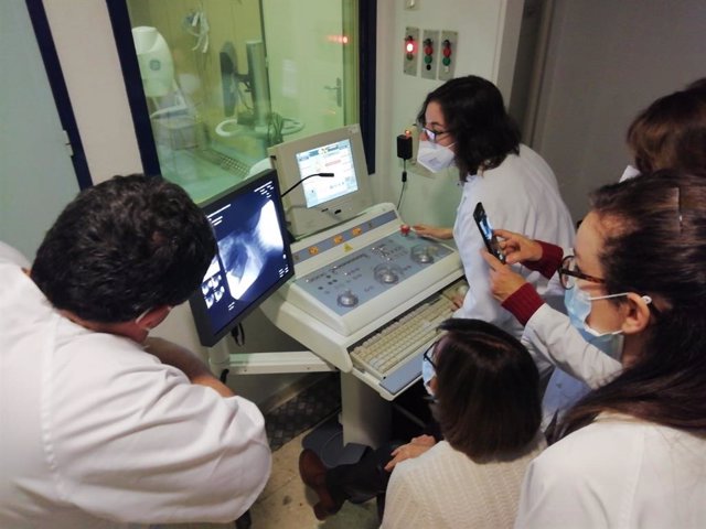 Las Unidades de Medicina Física y Rehabilitación, junto a Radiodiagnóstico y Pediatría del Hospital Universitario de Jaén, han incorporado una técnica diagnóstica denominada videofluoroscopia.