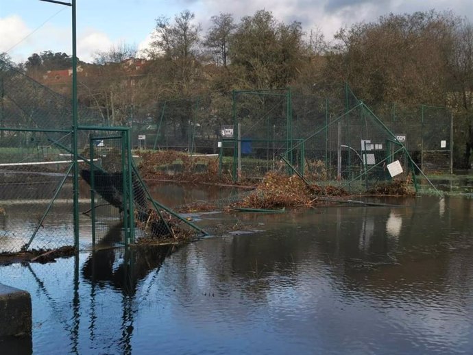 Las lluvías dejan "graves inundaciones" en Gondomar (Pontevedra).