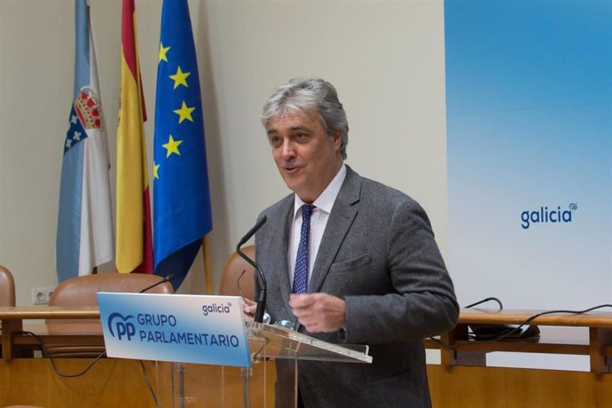 El portavoz parlamentario del PPdeG, Pedro Puy, en rueda de prensa este lunes
