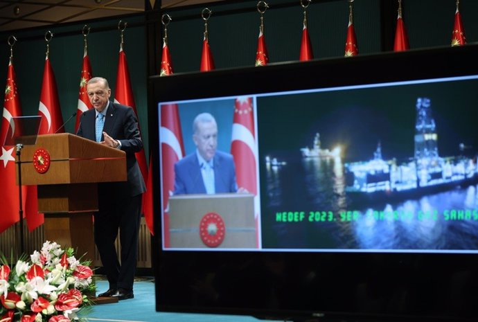 El presidente de Turquía, Recep Tayyip Erdogan, anuncia el hallazgo de reservas de gas en el Mar Negro