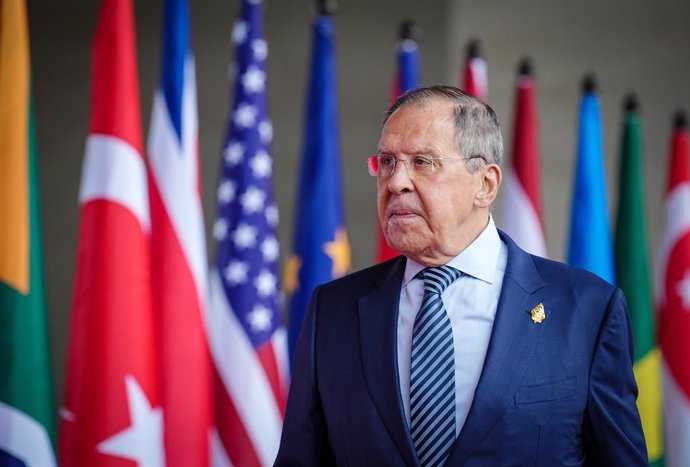 Archivo - 15 November 2022, Indonesia, Nusa Dua: Foreign Minister of Russia Sergey Lavrov arrives to attend the G20 summit. Photo: Kay Nietfeld/dpa