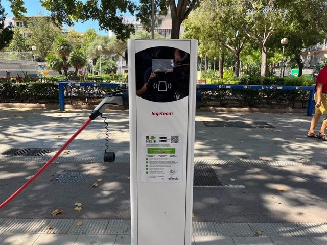 Punto de recarga para vehículos eléctricos en Palma.