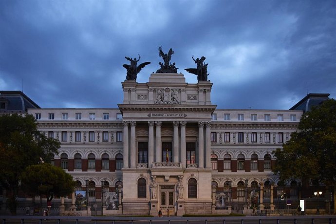 Archivo - Fachada del Ministerio de Agricultura,  