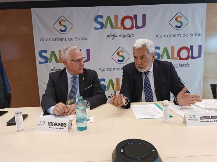 Los municipios turísticos españoles aplauden la decisión de que el 2023 sea el año del 'Sol y Playa y Azul'